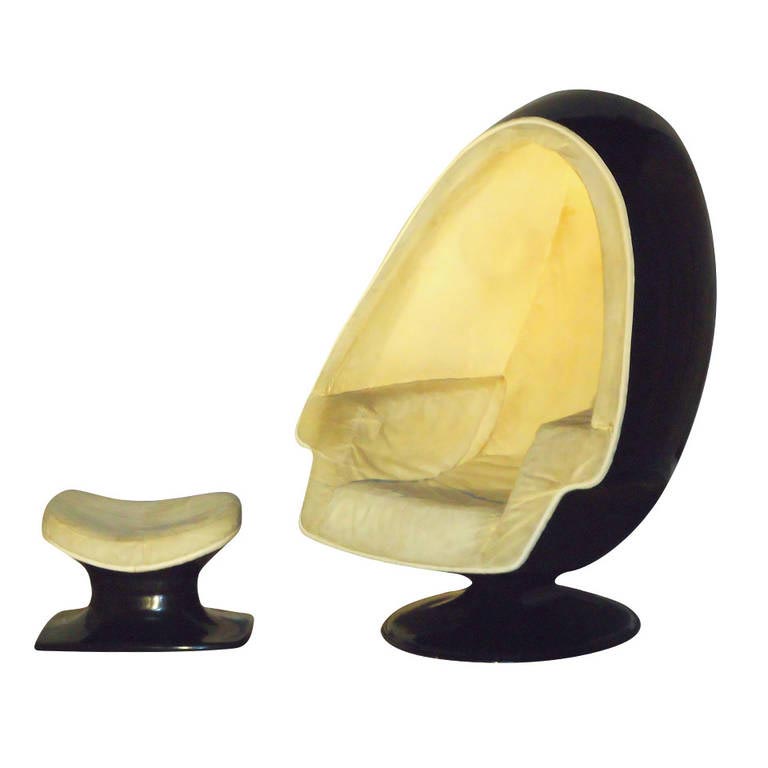 Capitonnage crème et coque sombre