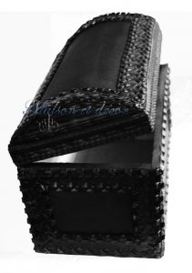 Coffre de pirate en pneu recyclé