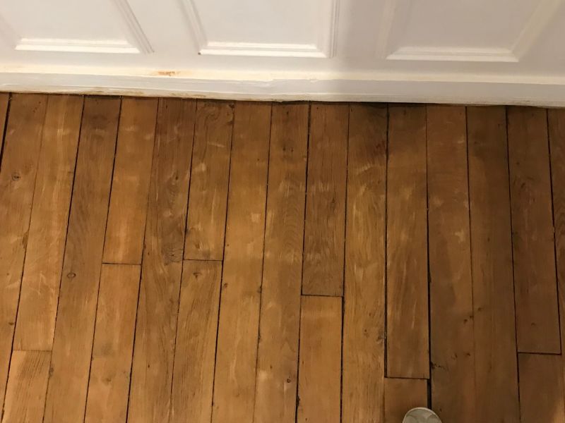 Lames de plancher avec l'empreinte d'une ponçeuse