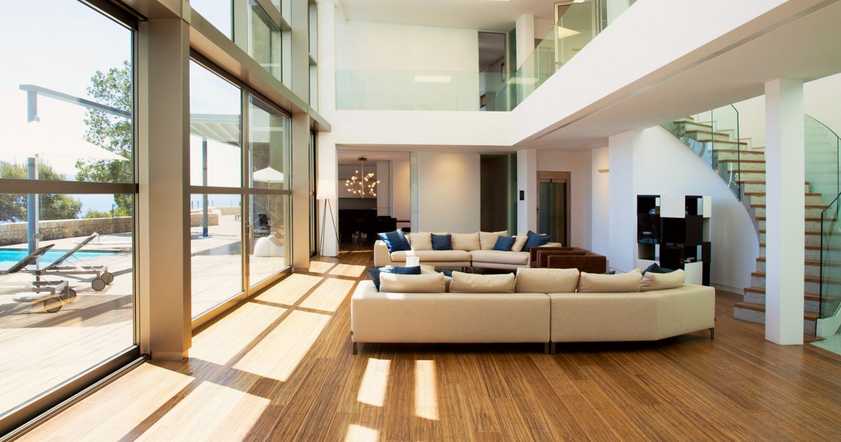 Très grande surface de parquet en chêne