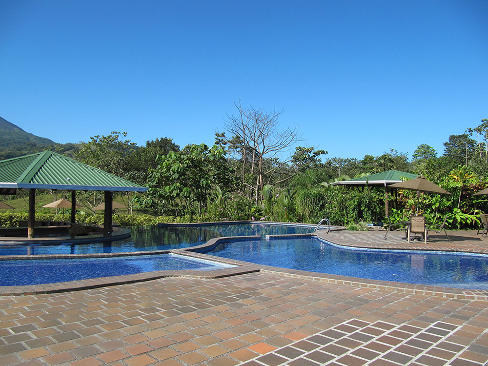 Piscines d'un hôtel au Costa Rica