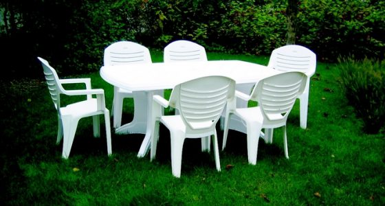 salon de jardin en plastique blanc